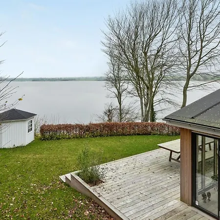 Lika - 25m To The Fjord By Interhome *