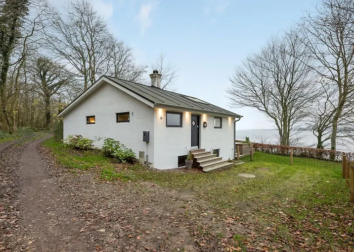 Lika - 25m To The Fjord By Interhome *