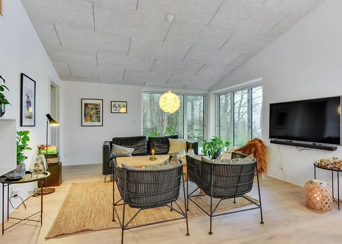 Lika - 25m To The Fjord By Interhome