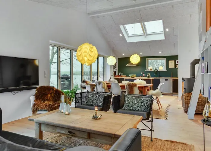 Lika - 25m To The Fjord By Interhome Feriehus