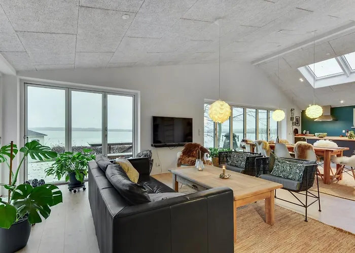 Lika - 25m To The Fjord By Interhome Feriehus *